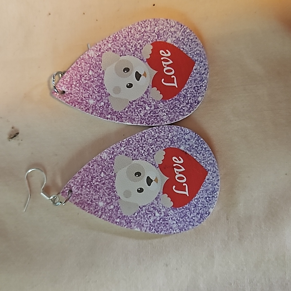 Valentine puppy heart dangling earrings silver